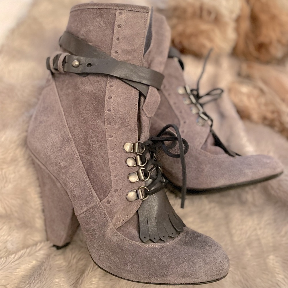Made in Italy, unique and chic suede & leather booties